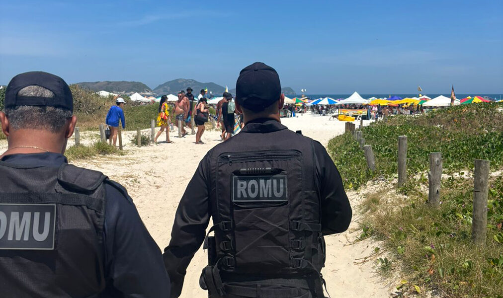 Cabo Frio tem cinco pessoas levadas à delegacia após ação do GOP e Romu na Praia do Forte