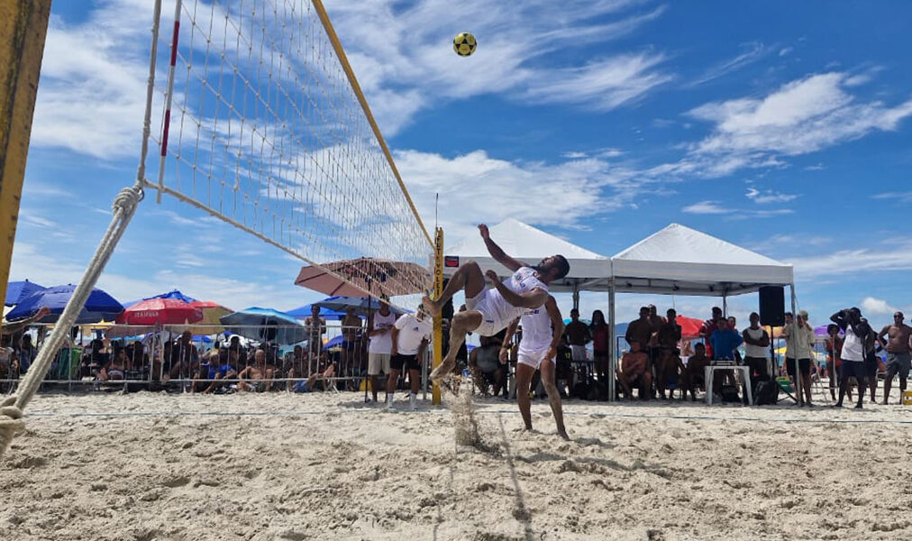 Cabo Frio abre 2026 com torneio de futevôlei na Praia do Forte