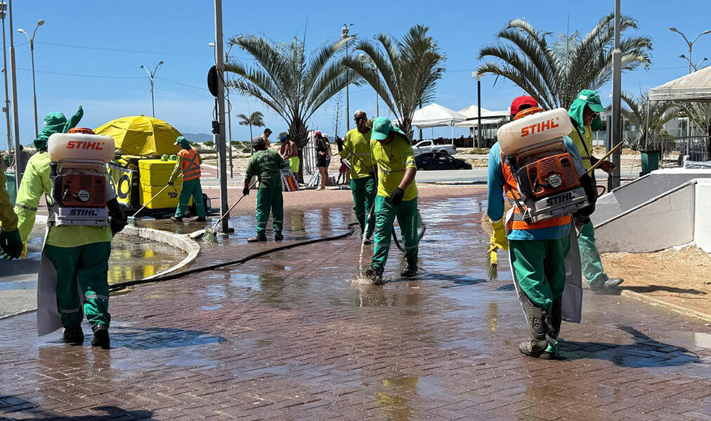 Cabo Frio promove ação de limpeza e manutenção na praça da cidadania