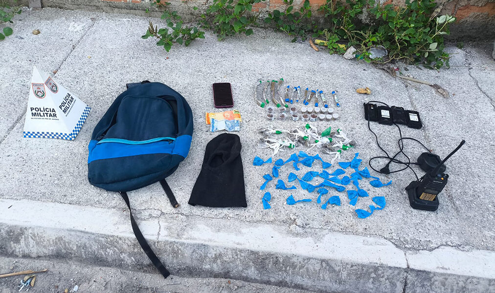Suspeito é detido com drogas e moto roubada na Nova Holanda em Macaé