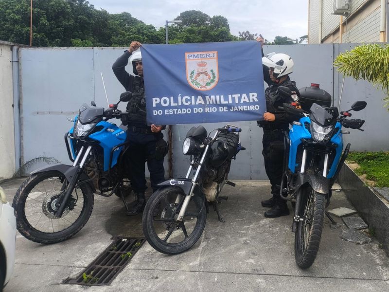 Policiais do 32º BPM encontram moto roubada em ação em Rio das Ostras