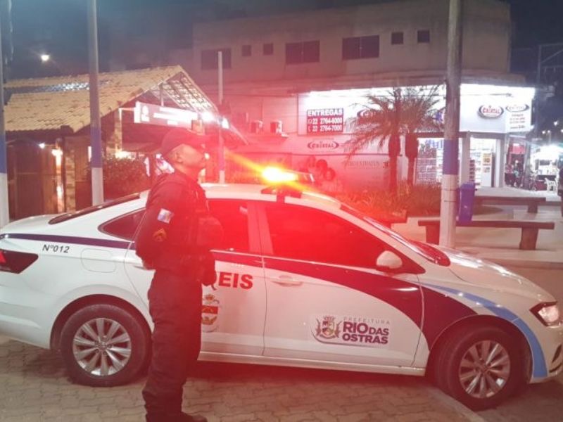 Flagrante: PM prende homens por furto em estação de energia solar em Rio das Ostras