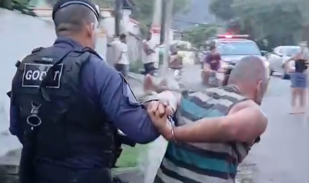 Homem é preso pela Guarda Municipal em Maricá depois empurrar a ex-sogra da escada