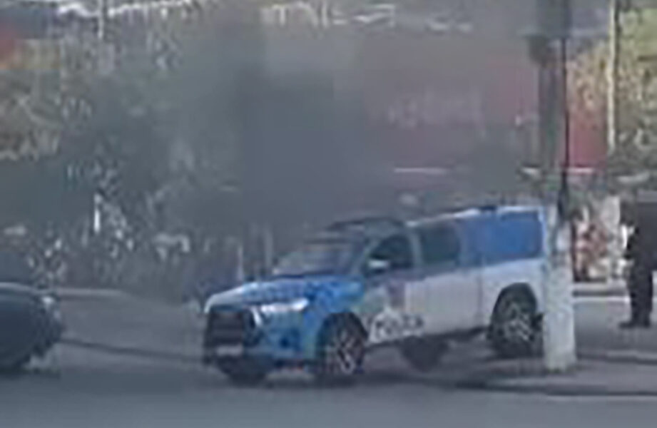 Protesto fecha via principal do São João após episódio violento em São Pedro da Aldeia