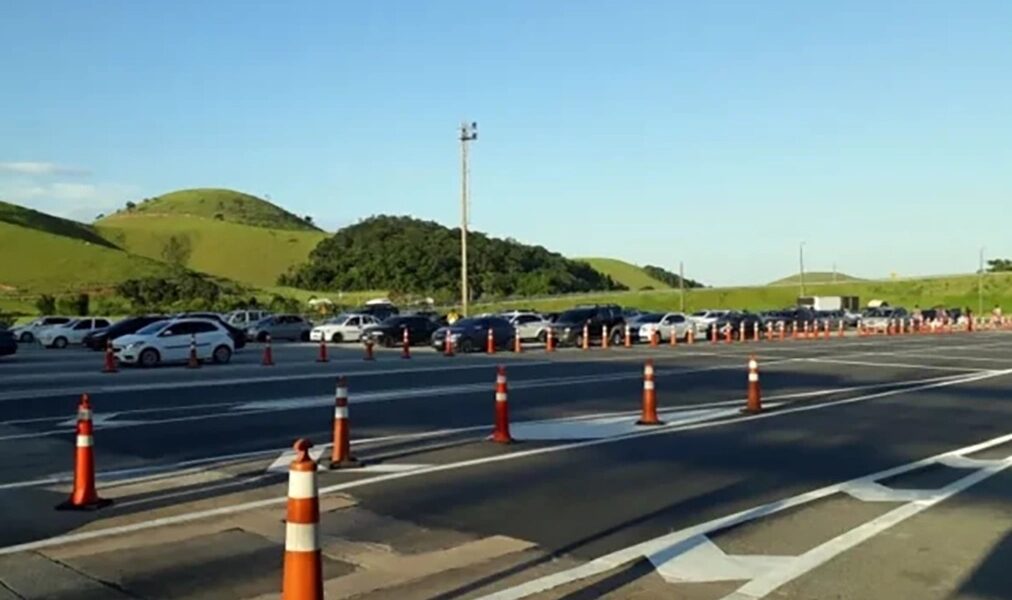 Movimento intenso é esperado na RJ 124 durante o Carnaval de 2026