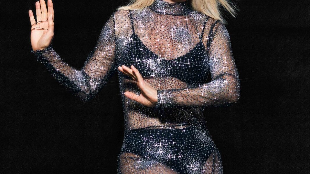 Paula Toller leva grandes sucessos ao palco do Sesc Verão 2026 em Macaé