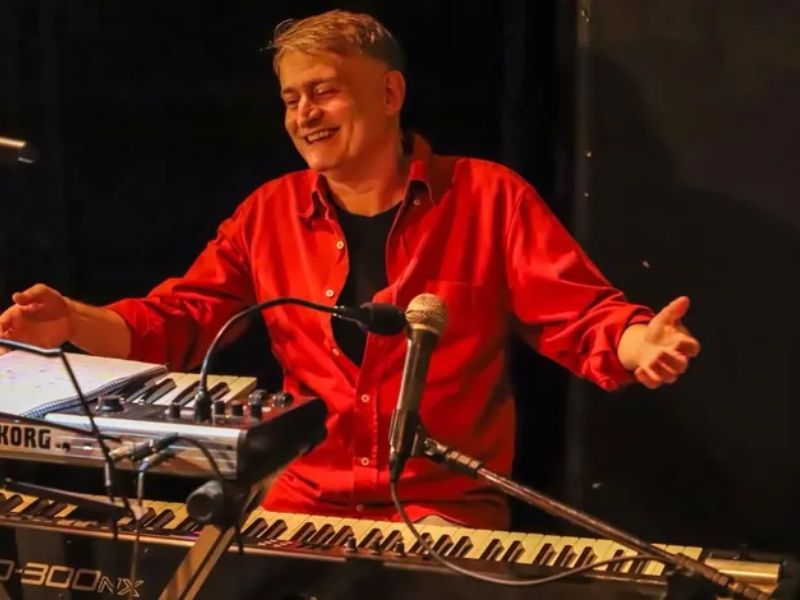 Marvio Ciribelli se apresenta com convidados na Taberna da Amendoeira, em Rio das Ostras