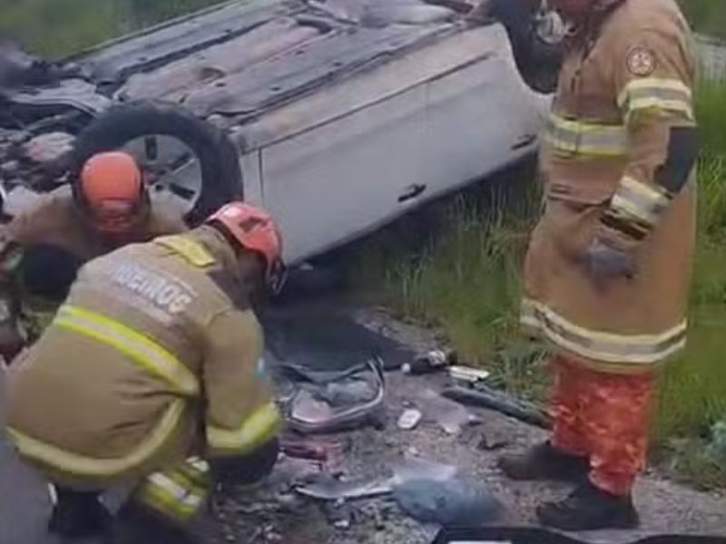 Jovem de 17 anos morre em acidente na RJ-106; motorista sem CNH tentou desviar de buraco