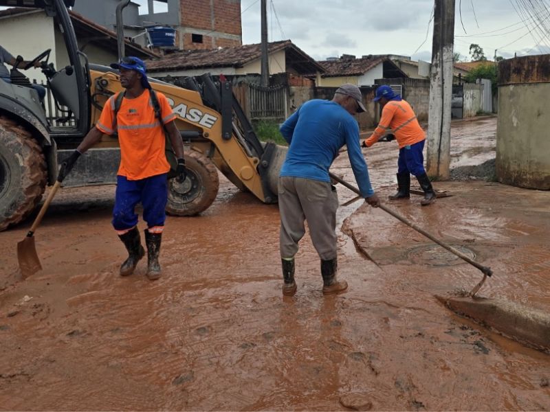 Prefeitura intensifica ações em 20 bairros mais atingidos pelas chuvas em Rio das Ostras