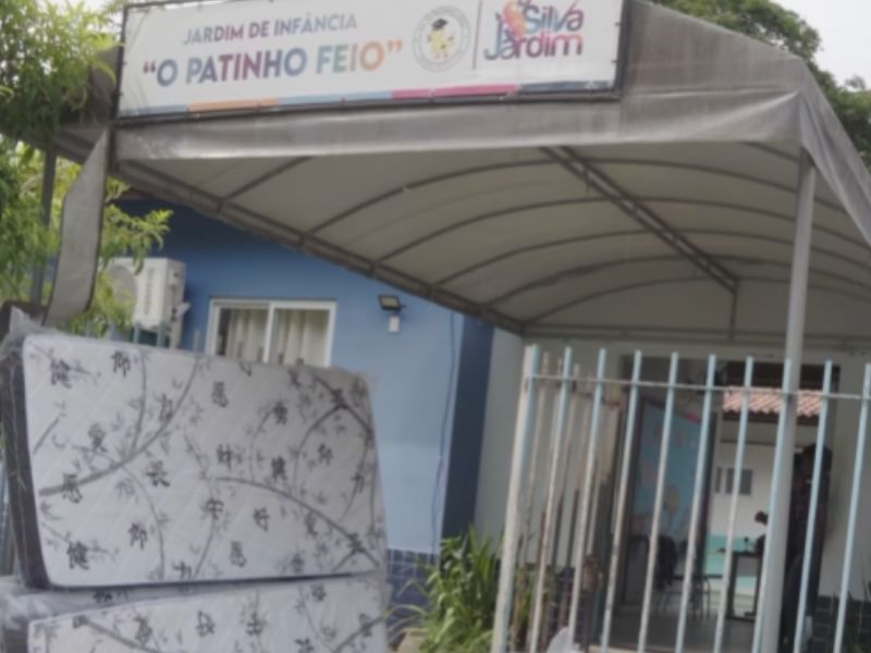 Silva Jardim transforma escola em abrigo para famílias atingidas pelas chuvas