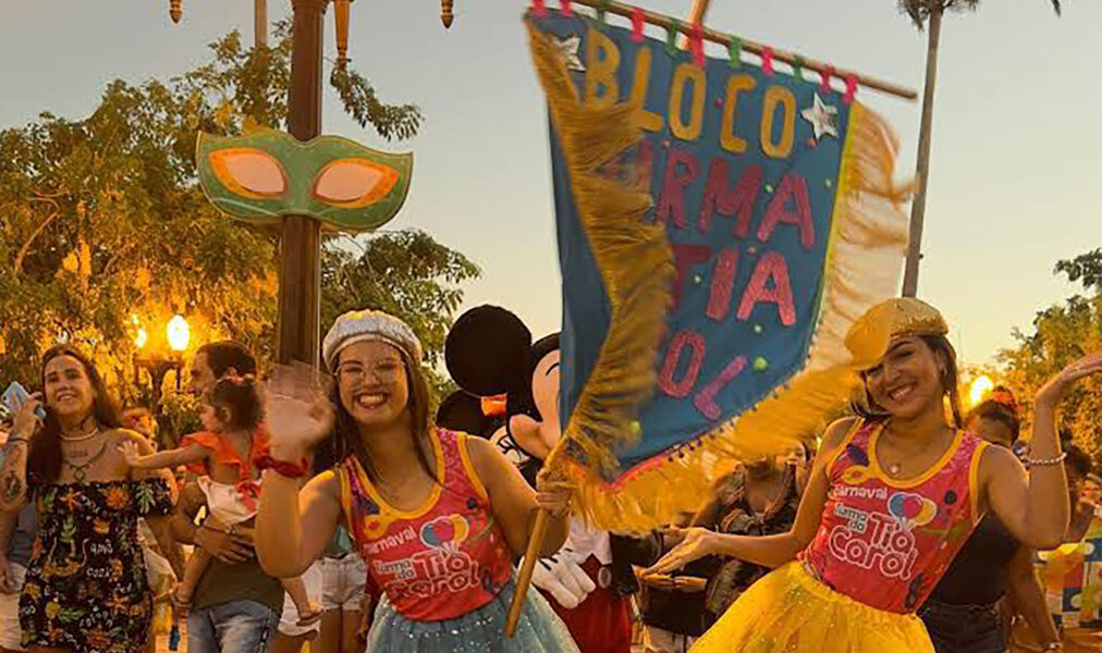 Praça Menino João Hélio vira palco principal da folia com a Banda da Folia em Araruama