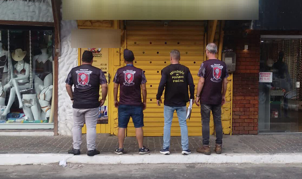 Fiscalização suspendeu atividades comerciais e realizou apreensões em Arraial do Cabo