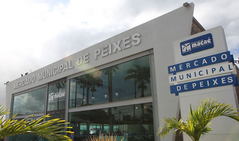 Prefeitura renova pintura do Mercado de Peixes de olho na Semana Santa em Macaé