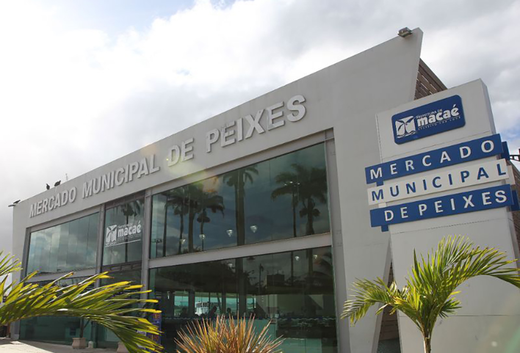 Prefeitura renova pintura do Mercado de Peixes de olho na Semana Santa em Macaé