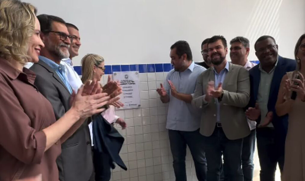 Prefeito de Macaé inaugura novo colégio estadual no Lagomar com presença do governador