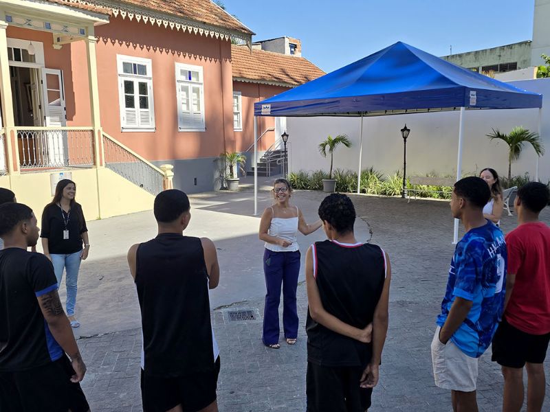 Projeto do CRIAAD leva jovens para conhecer história de Macaé em visita ao Solar dos Mellos