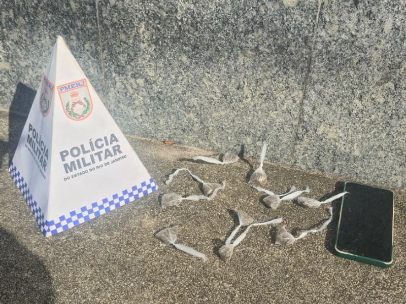 Ações da PM resultam em apreensão de drogas em Carapebus e Quissamã