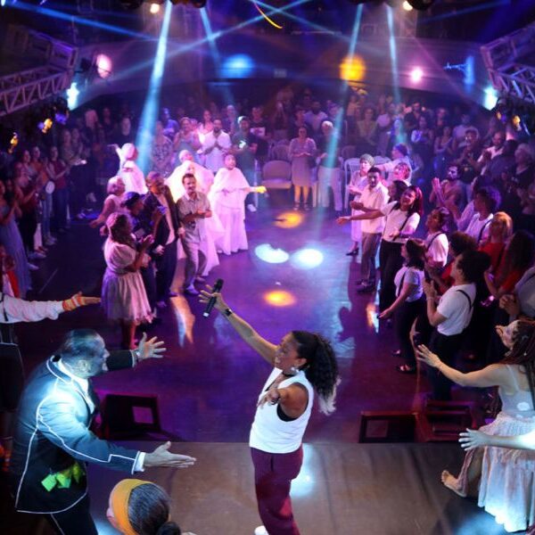 Emart, em Macaé, está com inscrições abertas para turmas do curso livre de teatro