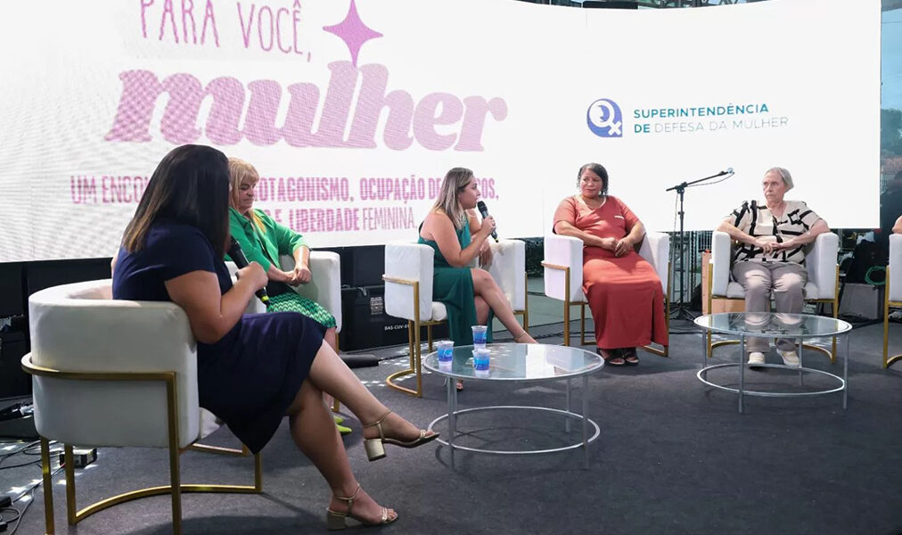 Araruama promove encontro voltado às mulheres com debates sobre protagonismo e desafios sociais