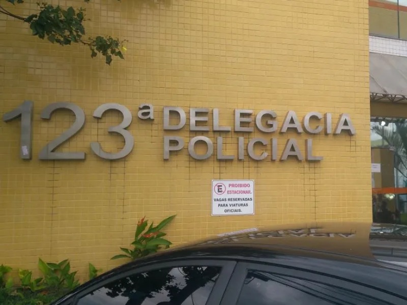 Troca de informações entre polícias Militar e Federal leva à prisão mulher foragida em Macaé