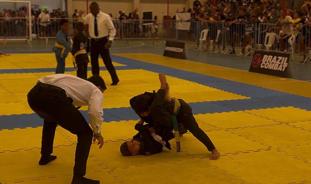 Torneio de jiu-jitsu em Cabo Frio arrecada quase 570 quilos de alimentos e incentiva esporte infantil