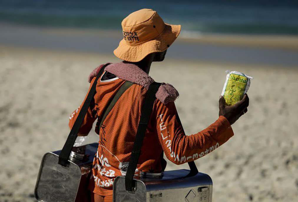 Cabo Frio discute novas regras para comércio nas praias e divide opiniões