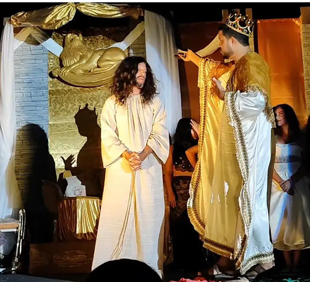 Arraial do Cabo celebra 30 anos da Paixão de Cristo com espetáculo tradicional