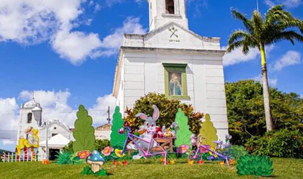 Praça de São Pedro da Aldeia ganha cenário temático e celebra Páscoa com arte local