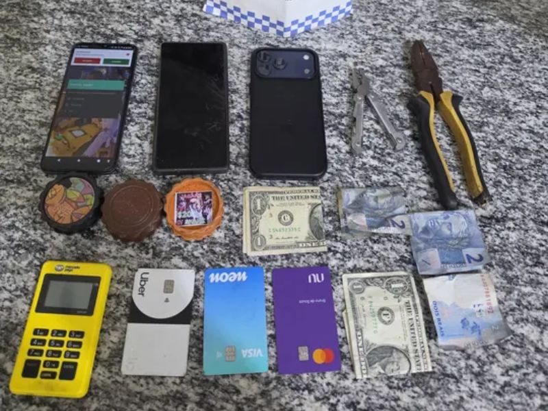 Polícia de Saquarema prende 2 homens acusados de roubo na região