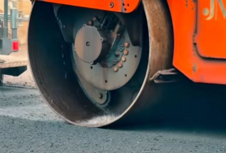 Silva Jardim ganha obras de recapeamento asfáltico em parceria com o Estado