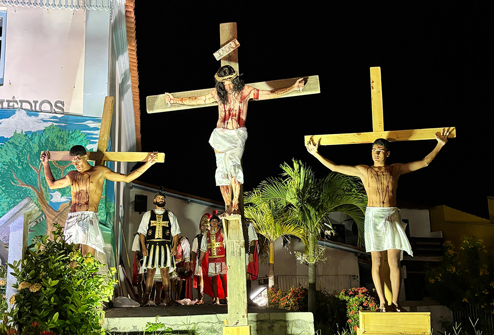 Encenações da Paixão de Cristo mobilizam público no Centro e em Figueira em Arraial do Cabo