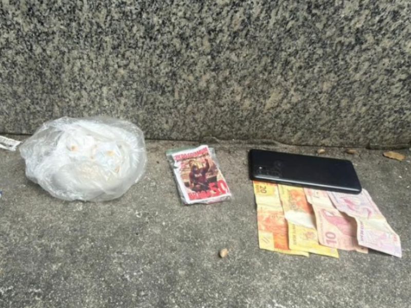 Ações da PM resultam em prisões e apreensão de drogas em 2 bairros de Rio das Ostras