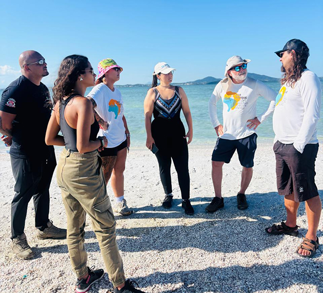 Rota Cabista passa por análise e revela riqueza geológica do território em Arraial do Cabo