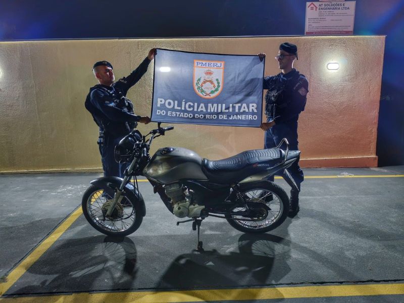 Policiais apreendem moto com diversos sinais de adulteração em Silva Jardim