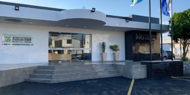 Suspeitos em veículo esfaqueiam mulher e fogem na BR-101 na altura de Campos