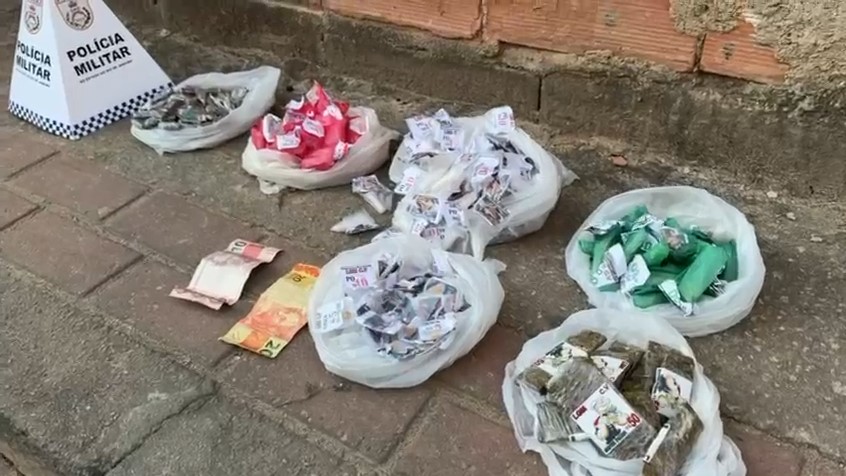 Homens com anotações criminais foram presos por tráfico em Macaé no bairro Lagomar