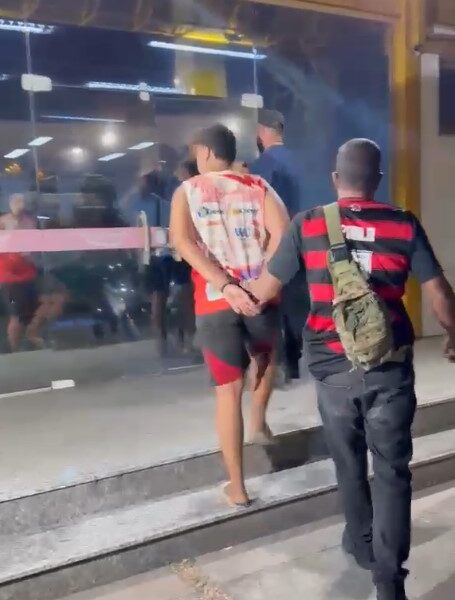 Suspeitos são flagrados comercializando drogas durante monitoramento policial em Macaé