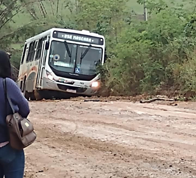 Cabo Frio intensifica obras na estrada da Agrisa e melhora acesso em área rural