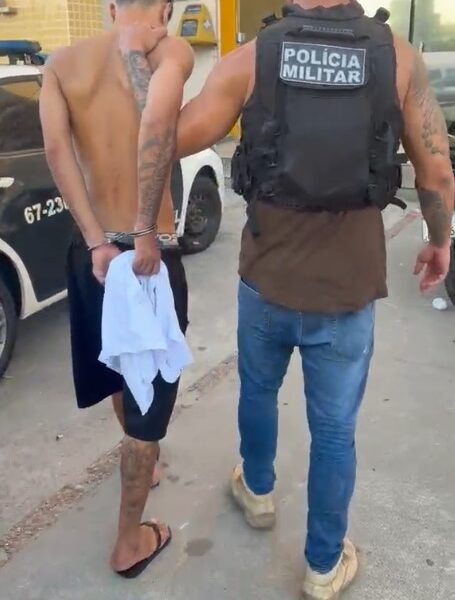 Suspeito é detido em Macaé com drogas em ponto do tráfico no Parque Aeroporto