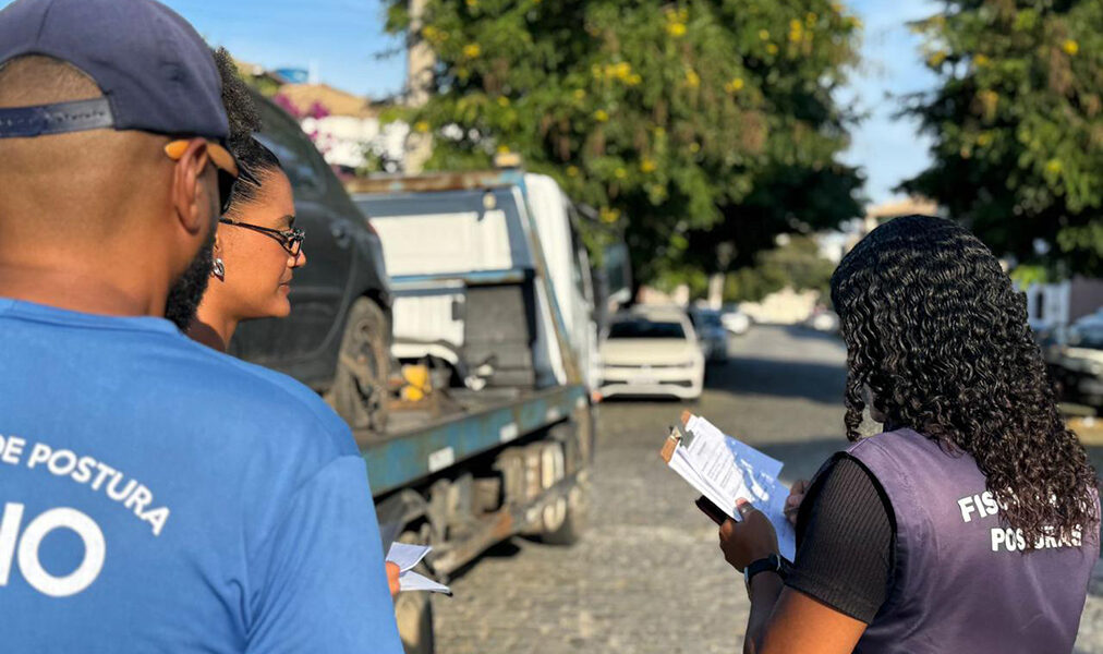 Retirada de veículos abandonados em Cabo Frio continua na fiscalização e segue em andamento