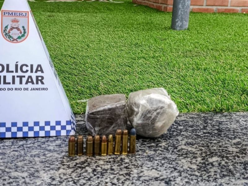 Polícia apreende drogas em munições em patrulhamento em Silva Jardim