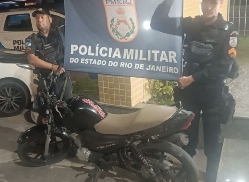 Polícia apreende moto roubada e prende homem em flagrante em Macaé