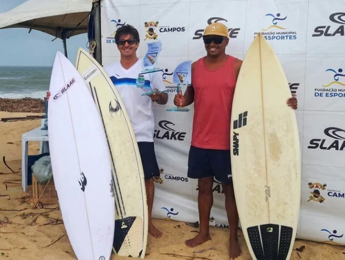 Atleta de Quissamã sobe ao lugar mais alto do pódio em competição de surf disputada em Campos