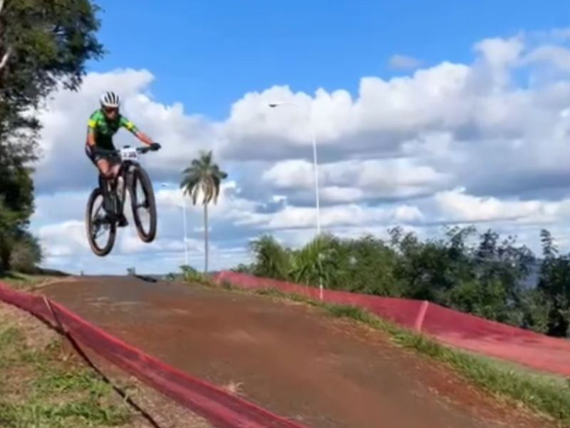 Jovem atleta de Rio das Ostras comemora participação em torneio internacional