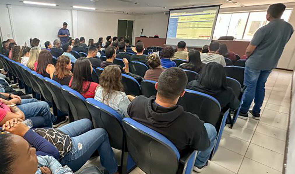 Cabo Frio abre curso de graça e chama servidor pra sair do piloto automático