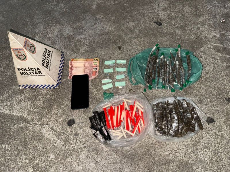Polícia prende homem após denúncias de venda de drogas em Rio das Ostras