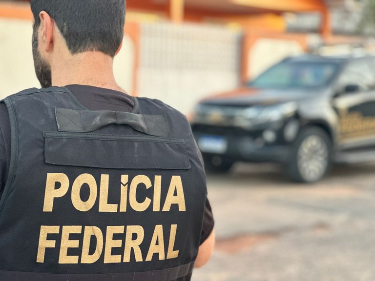 Mandados da PF atingem Macaé, Niterói e capital do Rio