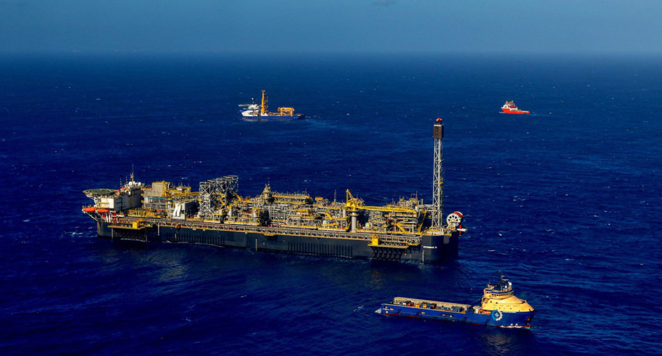 Cabo Frio surfa no petróleo e royalties explodem mais de 3.000%