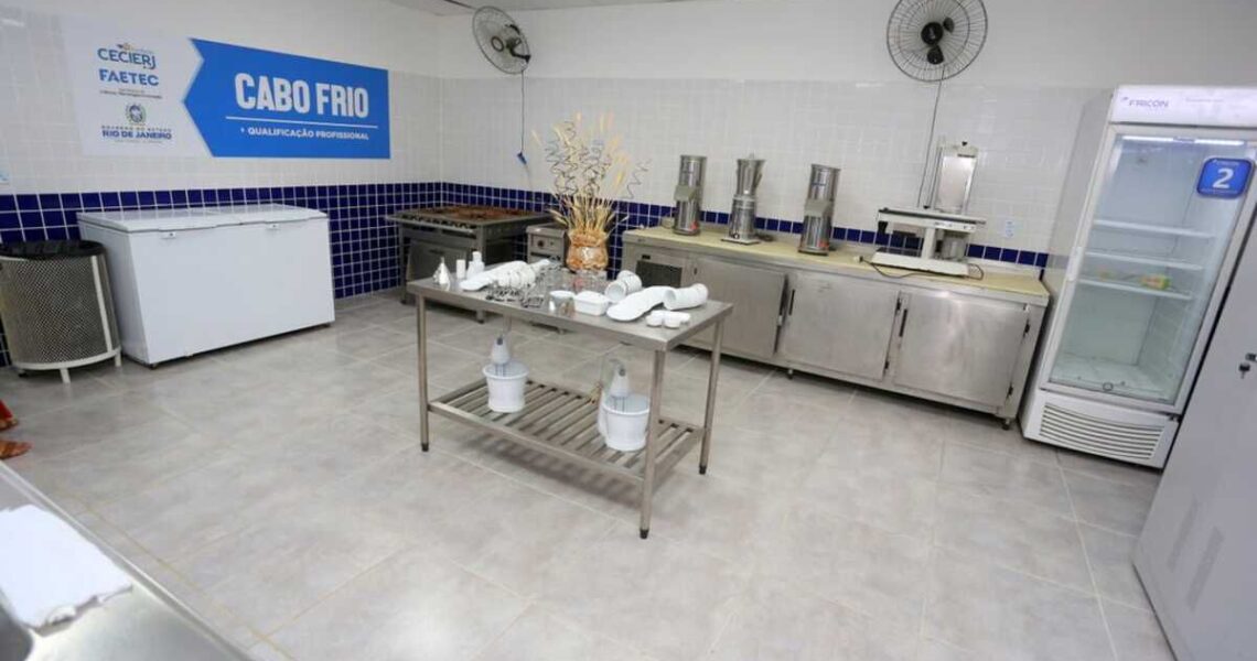 Faetec abre quase 4 mil vagas grátis e anima quem quer estudar