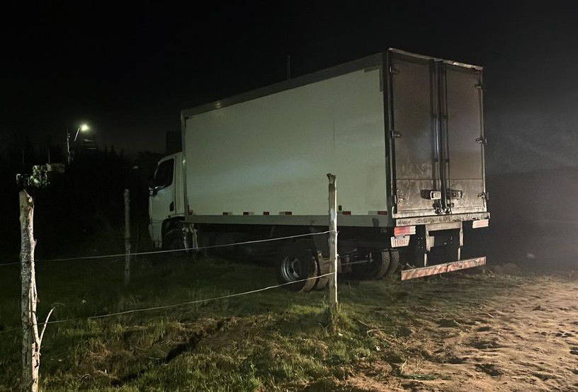 Veículo investigado por ligação com crimes patrimoniais foi encontrado no Jardim Esperança, em Cabo Frio
